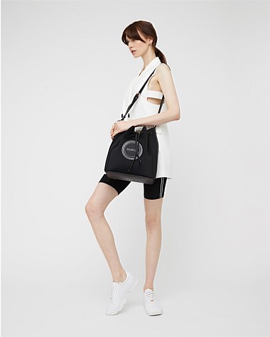 SERENITY POUCHE BUCKET BAG