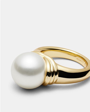 En Pointe Pearl Ring