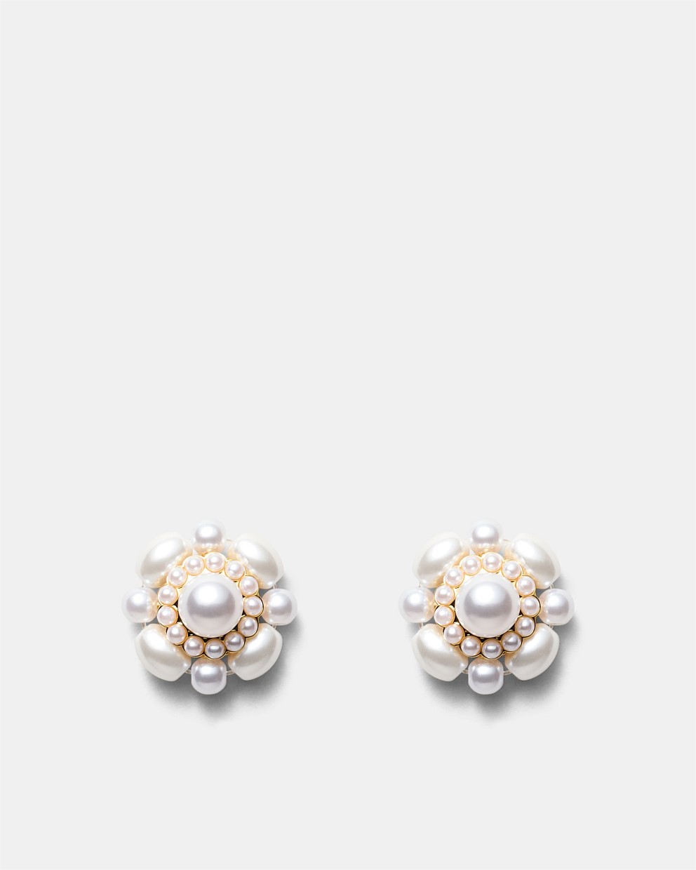 Romance Pearl Stud Earrings
