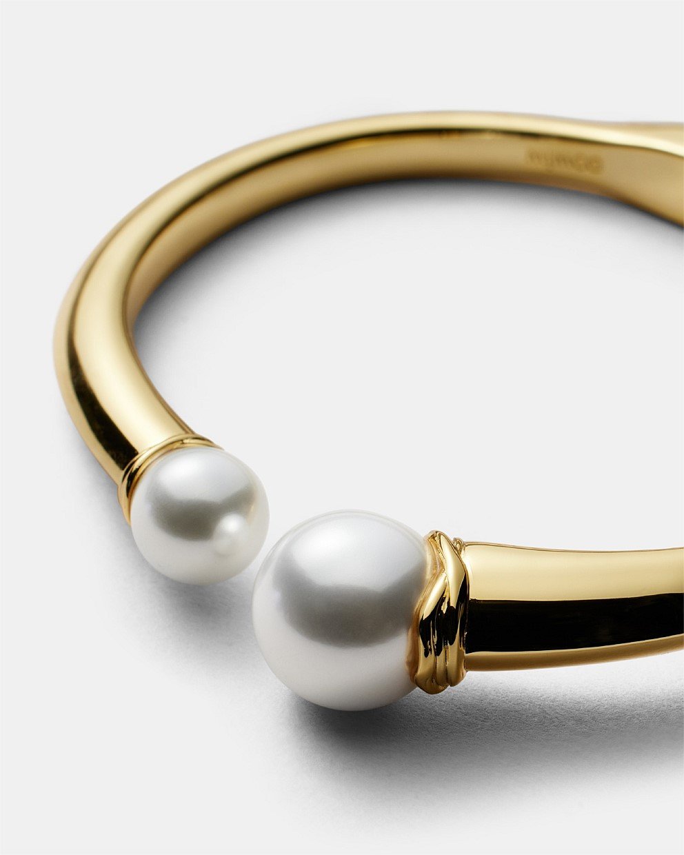 En Pointe Pearl Bangle