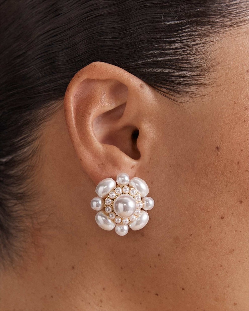 Romance Pearl Stud Earrings