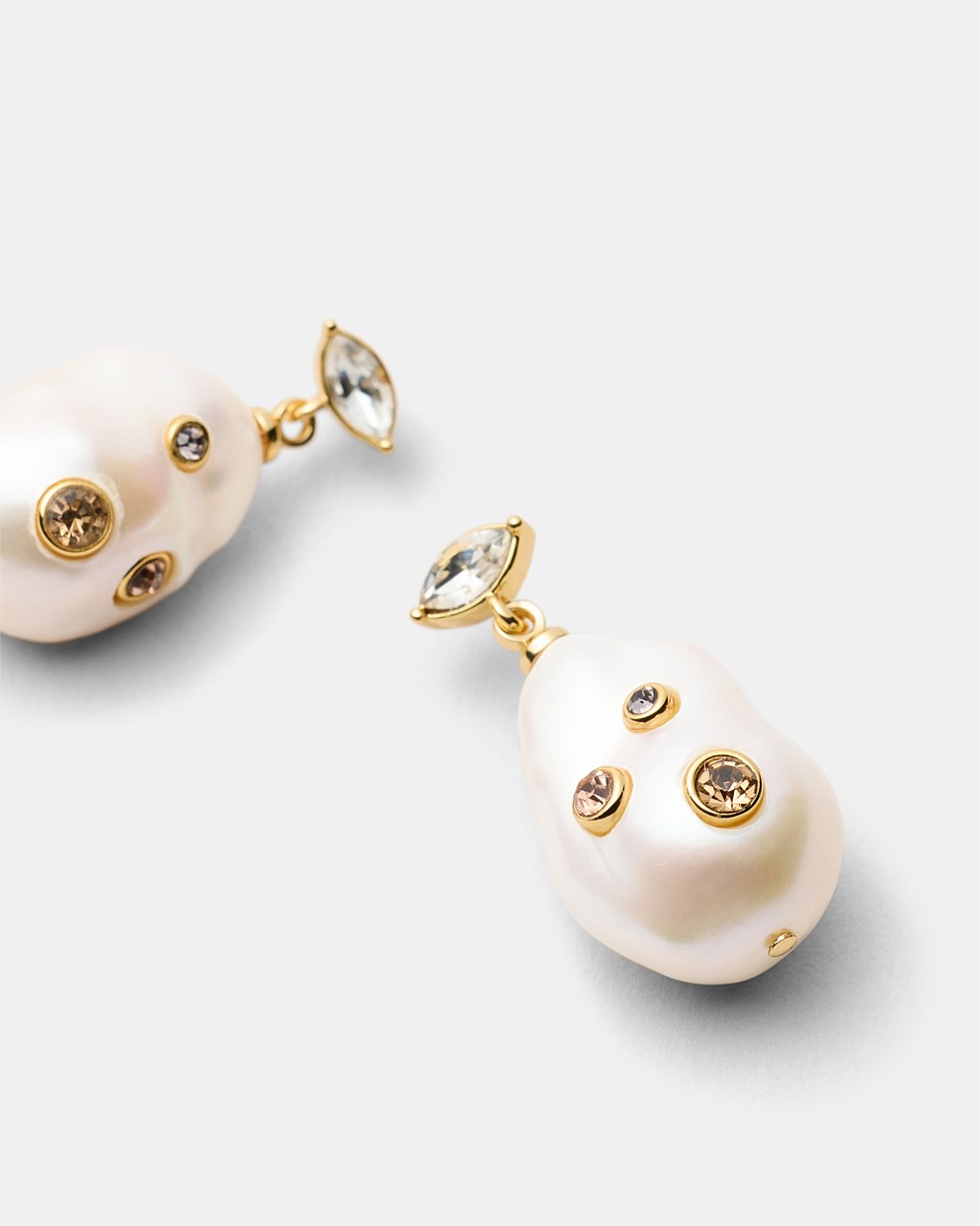 Desire Pearl Earrings