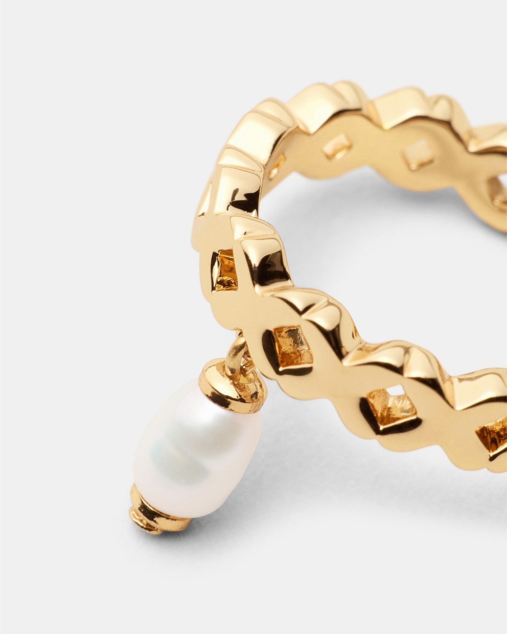 Essense Pearl Ring