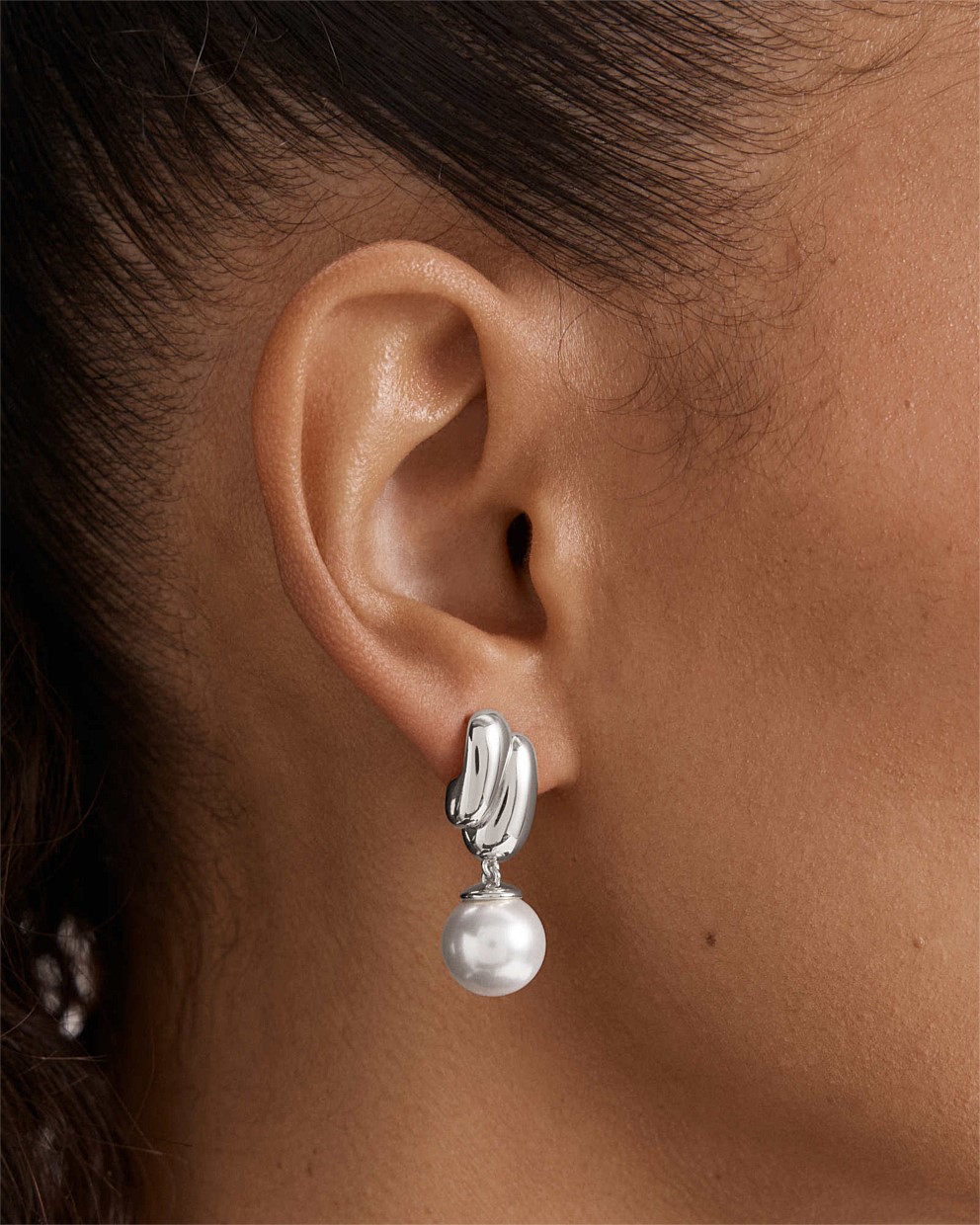 Classique Pearl Drop Earrings
